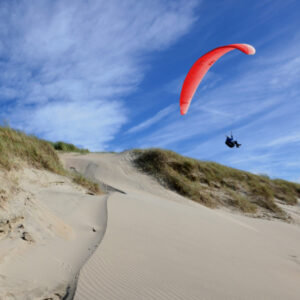 Fotobehang Duinen met Kitevlieger 1537