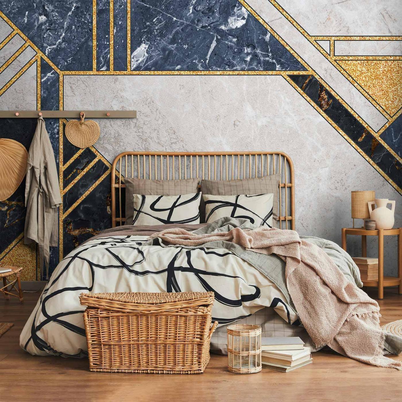 Fotobehang - Expressive Pattern in Gold and Garnet