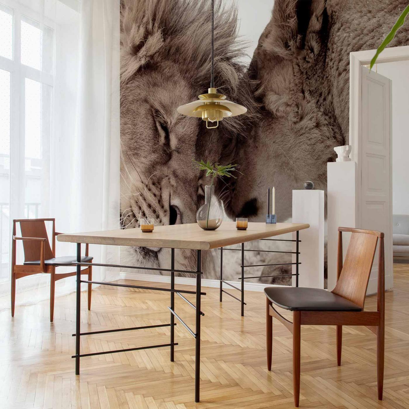 Fotobehang - Lion Tenderness (Sepia)