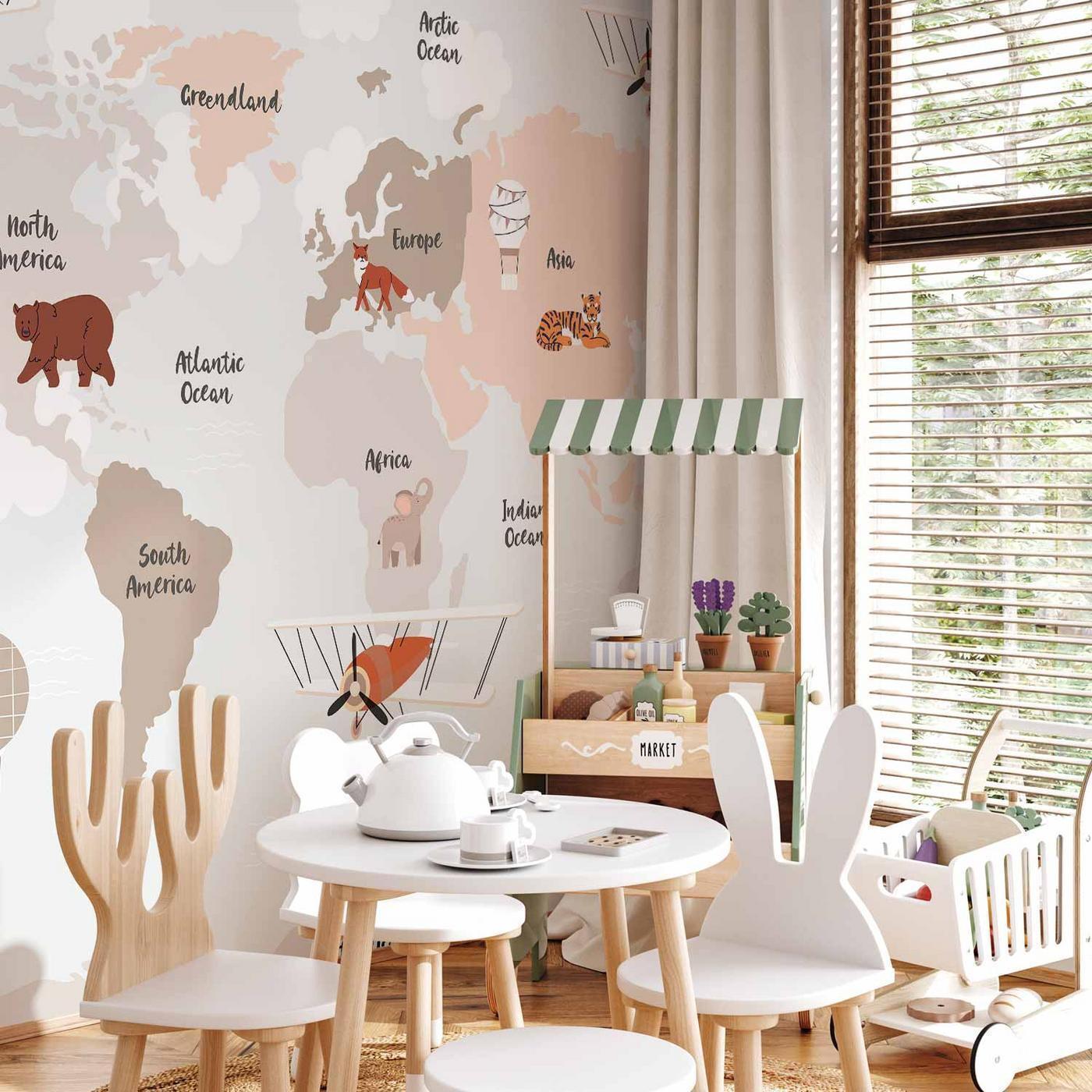 Fotobehang - Map in Shades of Beige - Continents With Animals